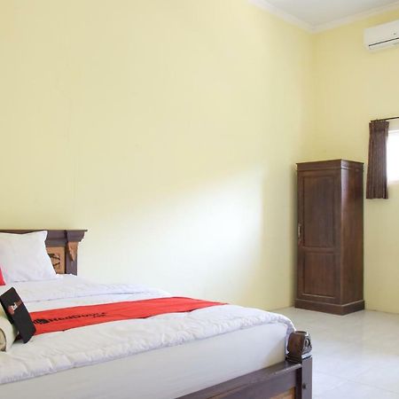 Hotel RedDoorz Syariah near Balai Kota Probolinggo 2 Zewnętrze zdjęcie